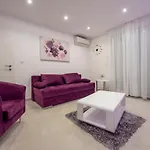 Lions Apartment
